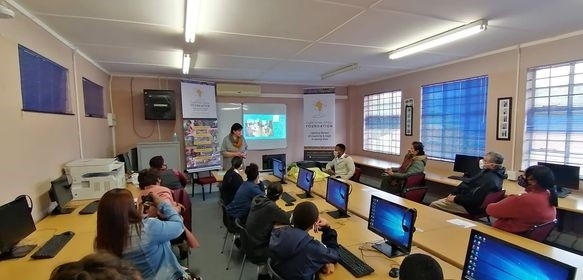 Computer Literacy Program COMPUTER LITERACY PROGRAM - Light From Africa Foundation